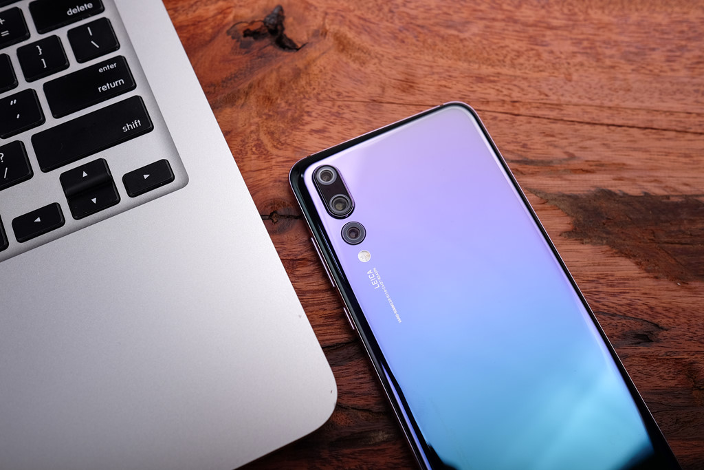 Ảnh thực tế ‘quái vật’ Huawei P20 Pro vừa trình làng